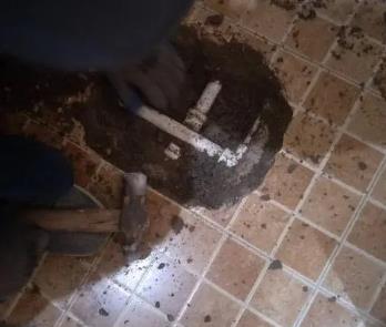 逊克卫生间漏水维修公司为您分享下卫生间渗水如何处理及注意事项